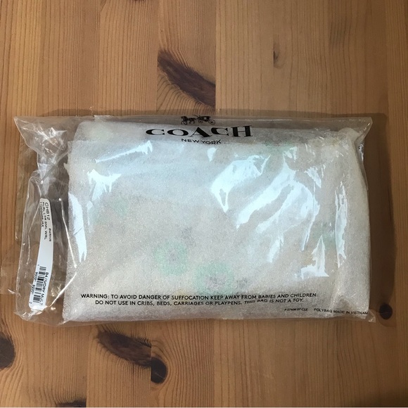 🌺 Coach Wristlet With Floral Print - Picture 5 of 10